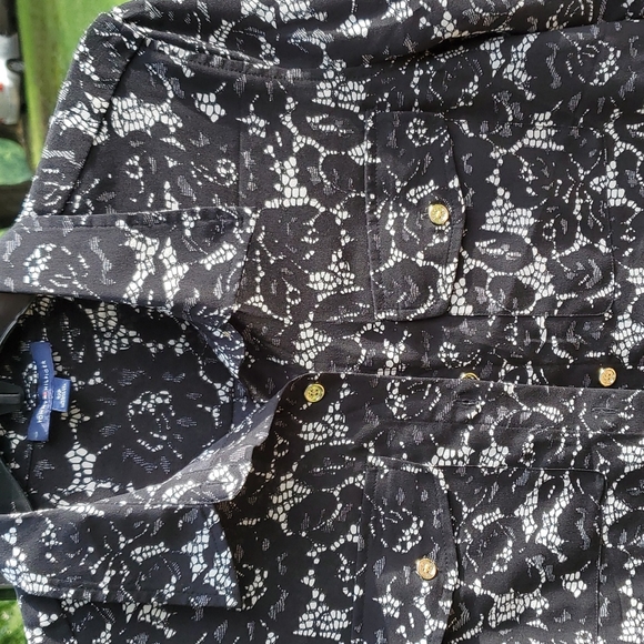 5/$25 - Tommy Hilfiger long sleeve sz. SP - Picture 5 of 7